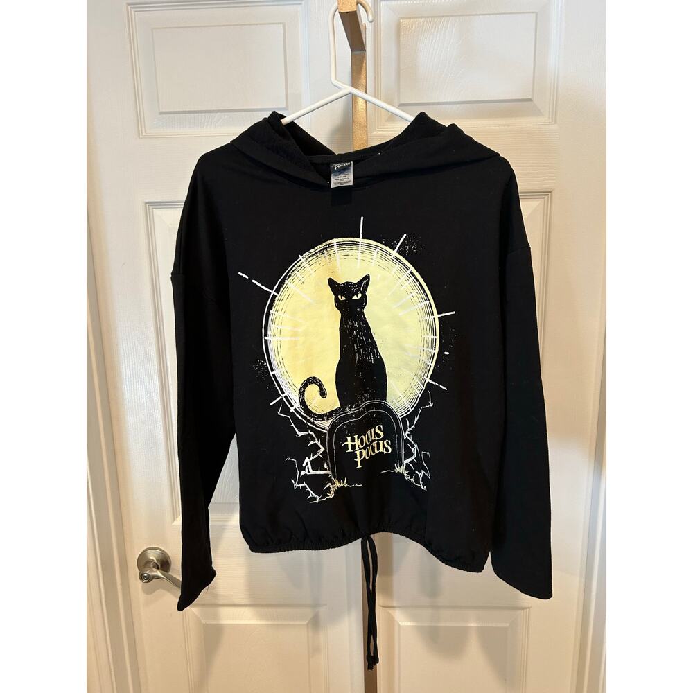 Disney Hocus Pocus Binx Black Cropped Hoodie, Size Junior Large